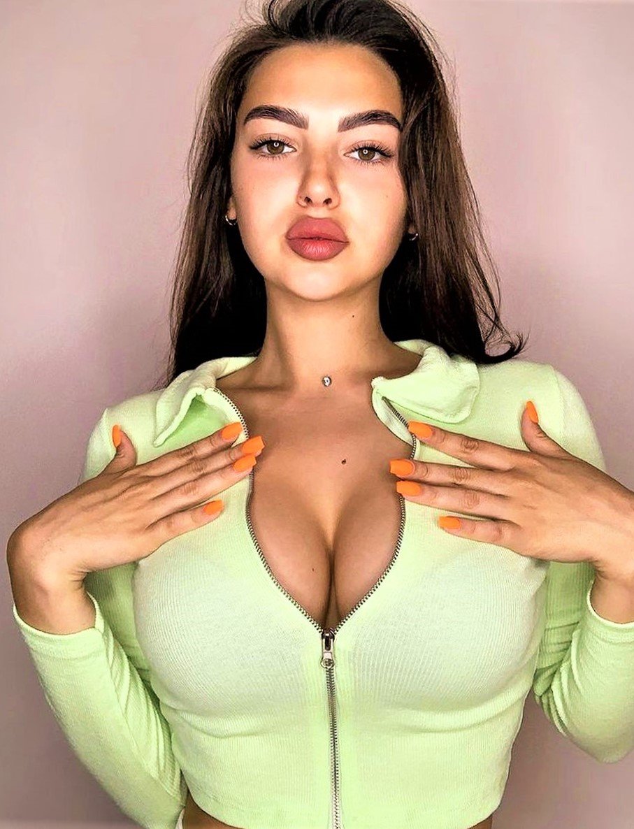 Ирина - Индивидуалка Питера +7(981)136-33-84